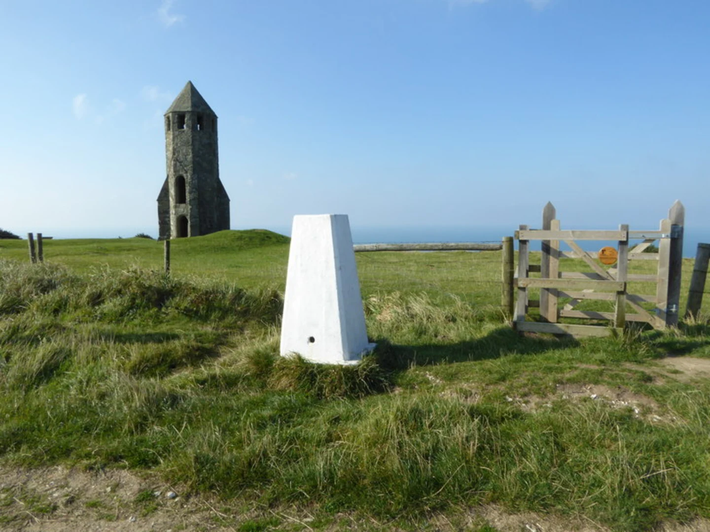 An image depicting the trail St Catherine's Point, Downsview and Whitwell Cemetery Loop and its surrounding area.