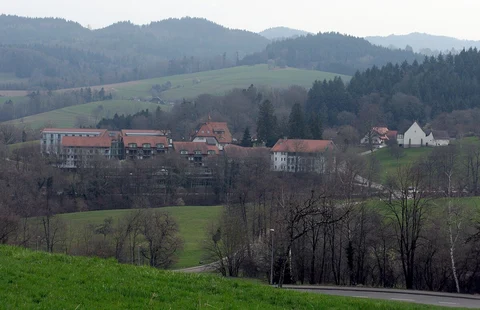 An image depicting the trail Heidetränk-Oppidum and Taunusklub Route and its surrounding area.