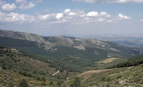 An image depicting the trail Cuerda Larga Trail and its surrounding area.