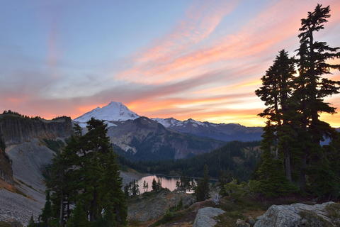 An image depicting the trail Wells Creek Trail to Iceberg Lake and its surrounding area.