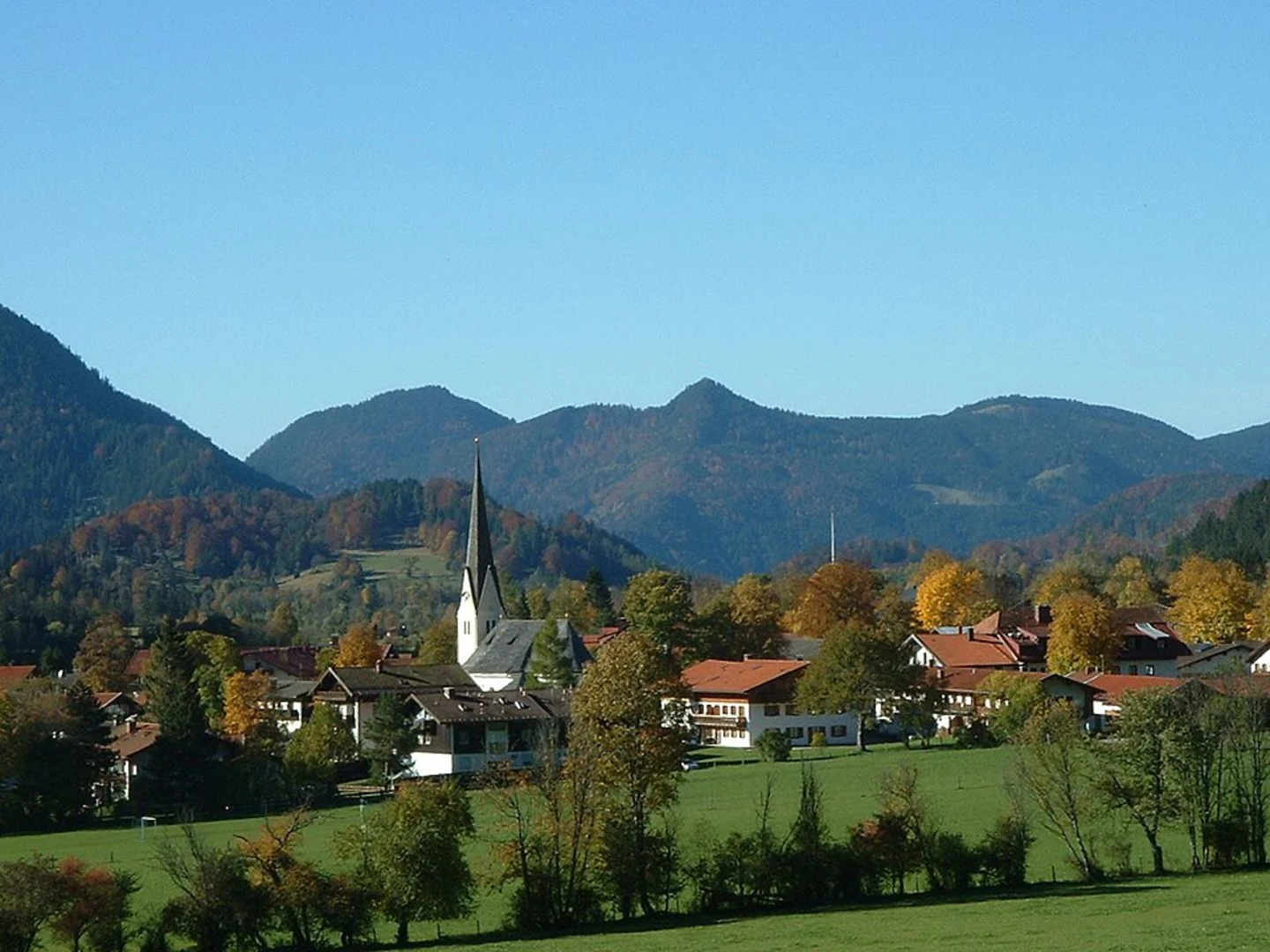 An image depicting the trail Lacherspitz and Larcheralm Loop via HAAS Trail - Bayrischzell and its surrounding area.