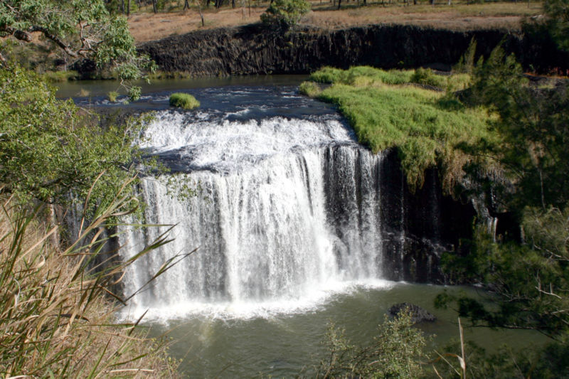 An image depicting the trail Millstream Falls National Park and its surrounding area.