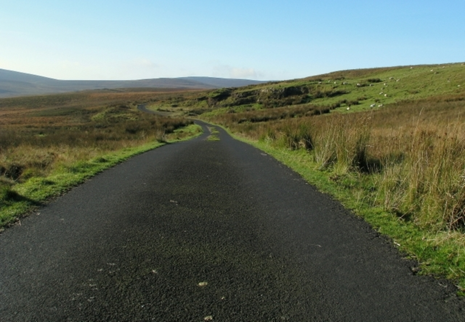 An image depicting the trail Dungonnell Way and its surrounding area.