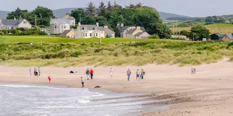 An image depicting the trail Ballycastle Sralagagh Loop Walk and its surrounding area.