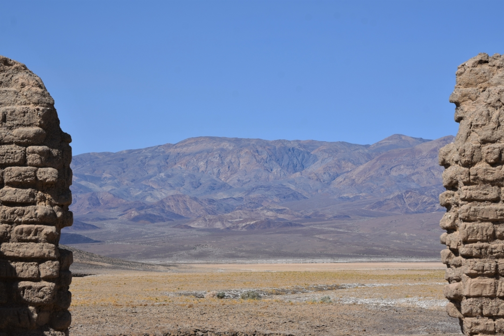 An image depicting the trail Harmony Borax Works Trail and its surrounding area.