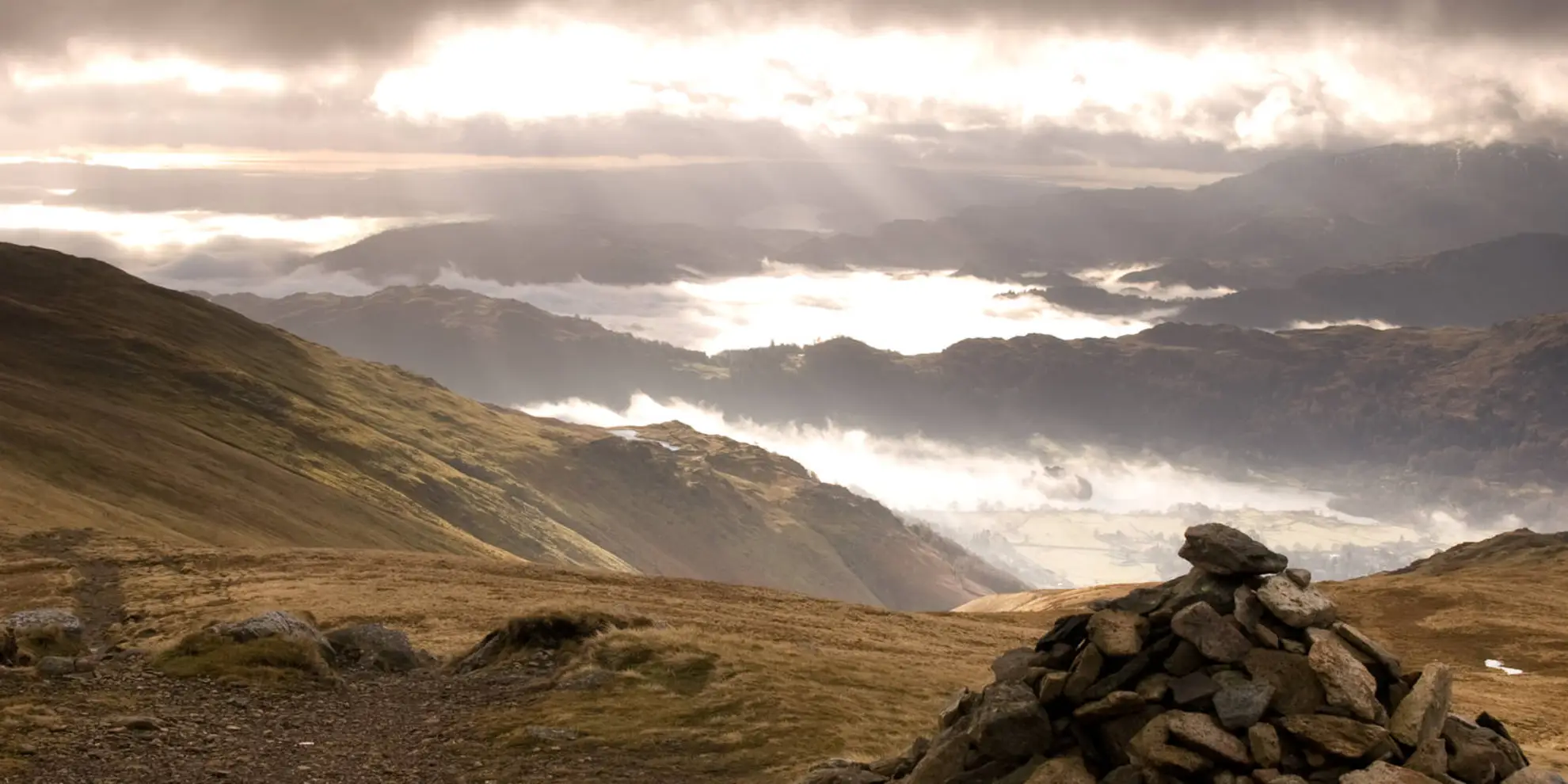 An image depicting the trail The Fairfield Horseshoe and its surrounding area.