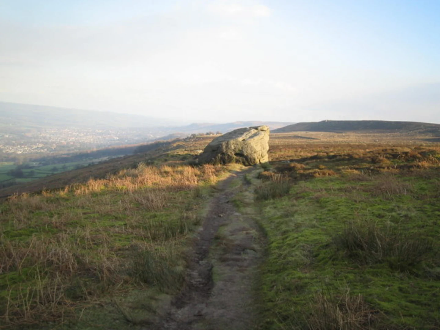 An image depicting the trail Lanshaw Dam, Rombald's Moor and Windgate Nick Loop and its surrounding area.