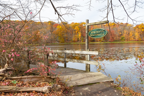 An image depicting the trail Teatown Lake via Briarcliff-Peekskill Trail and Teatown-Kitchawan Trail and its surrounding area.