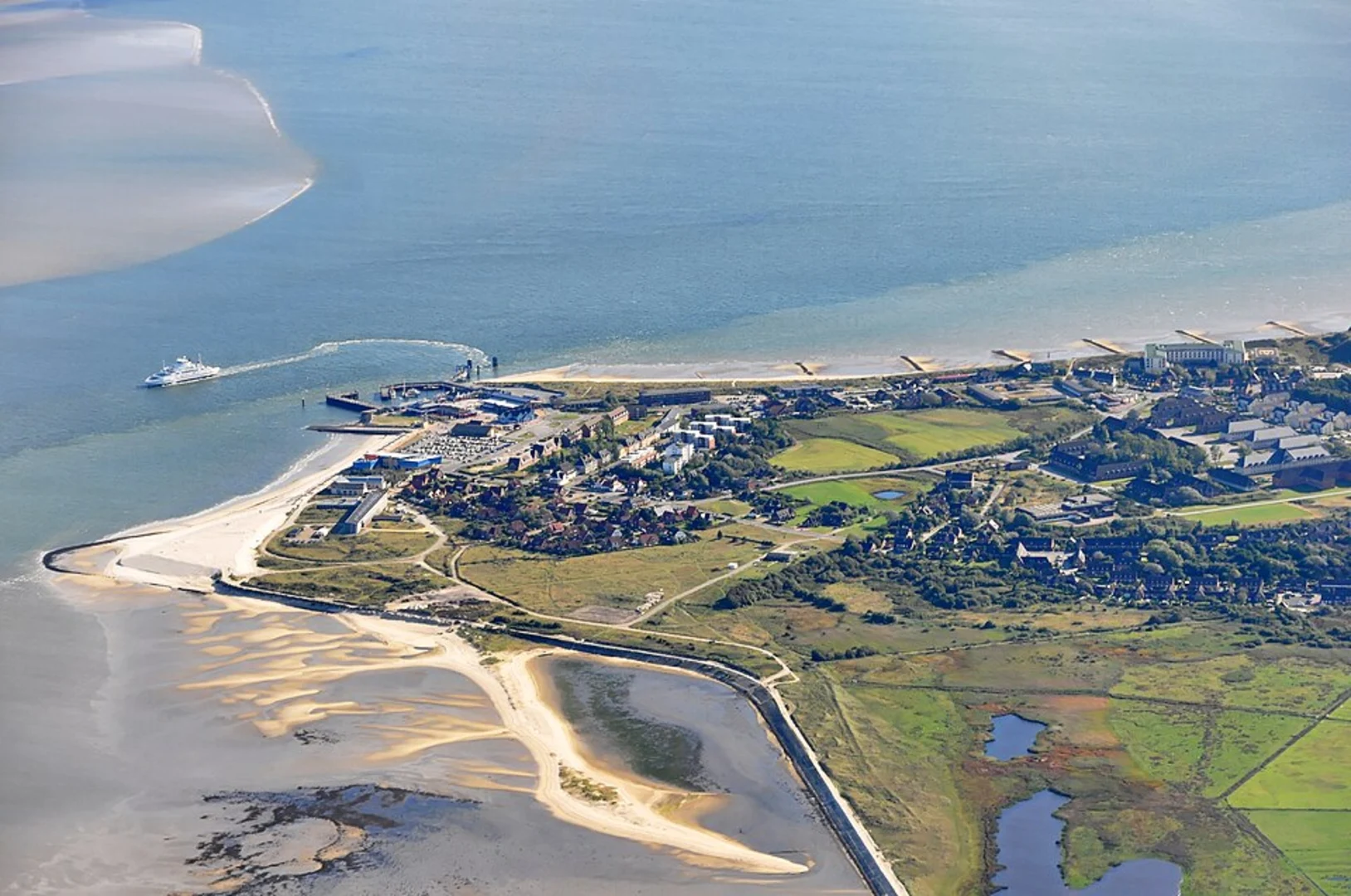 An image depicting the trail List auf Sylt, Weststrandhalle and Jensmettenberg Loop and its surrounding area.