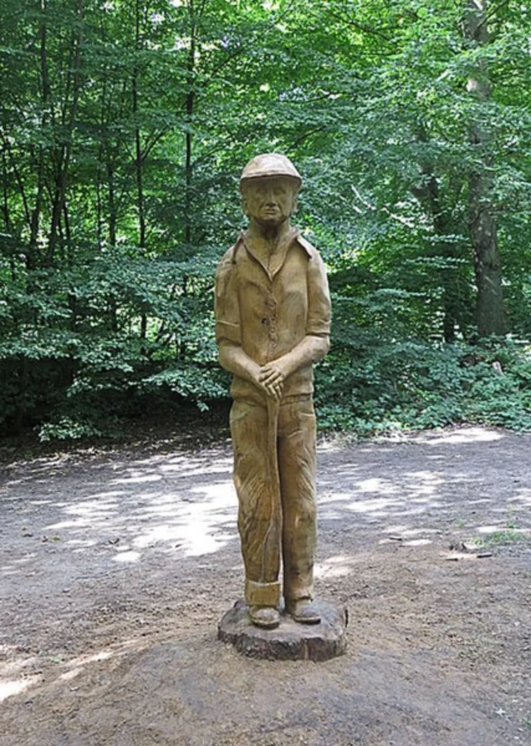 An image depicting the trail Benfleet to leigh on Sea Loop via Hadleigh Castle Country Park and its surrounding area.