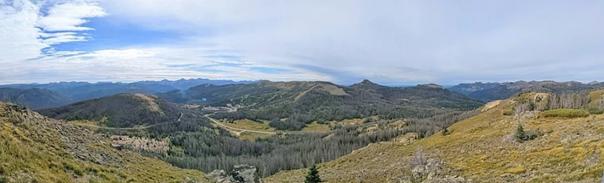 An image depicting the trail Lobo Trail and its surrounding area.