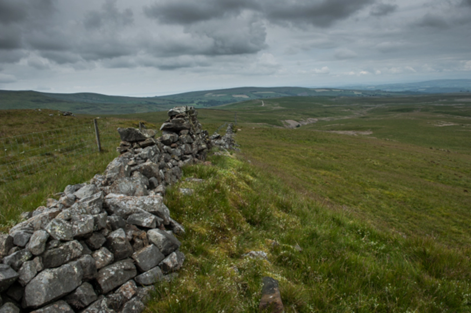 An image depicting the trail Hawkshead to Outgate Walk and its surrounding area.