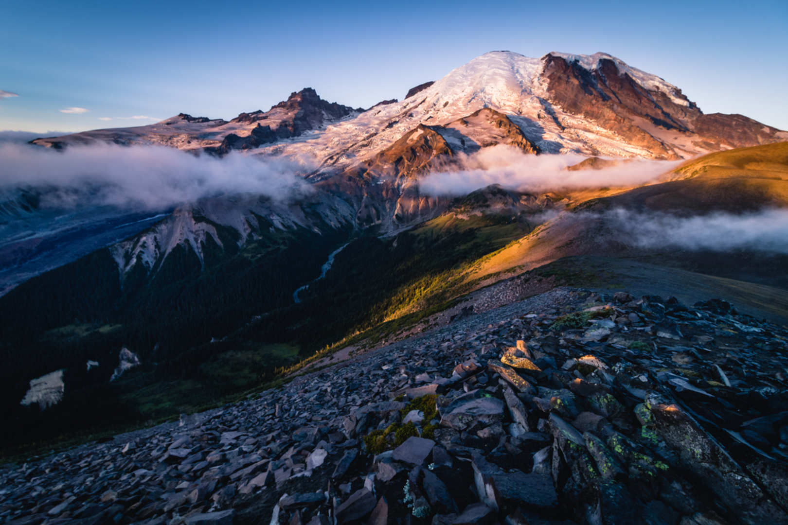 An image depicting the trail Burroughs Mountain Loop Trail and its surrounding area.