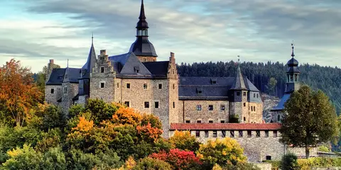 An image depicting the trail Ith-Hils-Weg and its surrounding area.