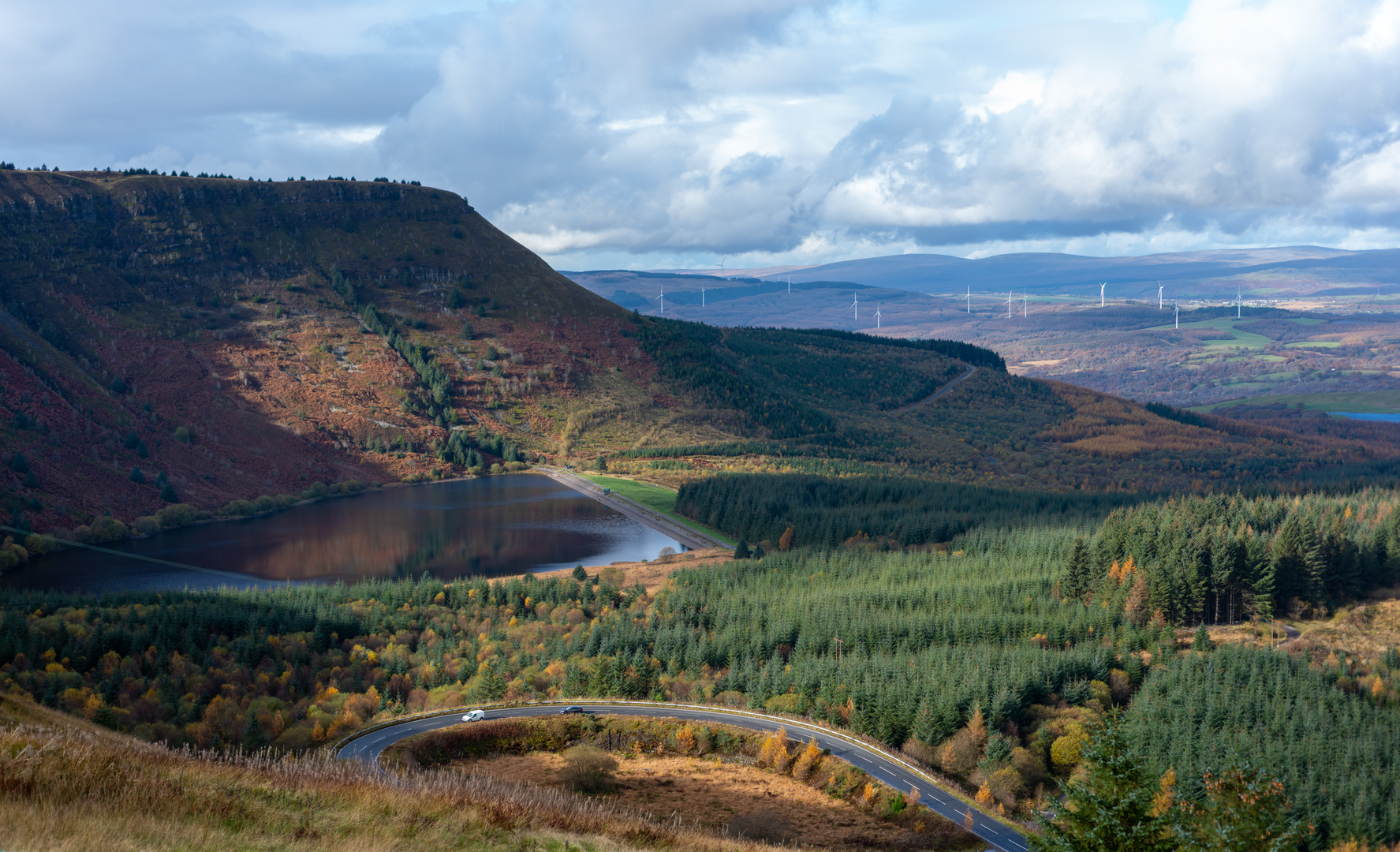 An image depicting the trail Taff Trail and its surrounding area.