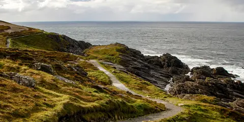 An image depicting the trail Malin Head Trail and its surrounding area.