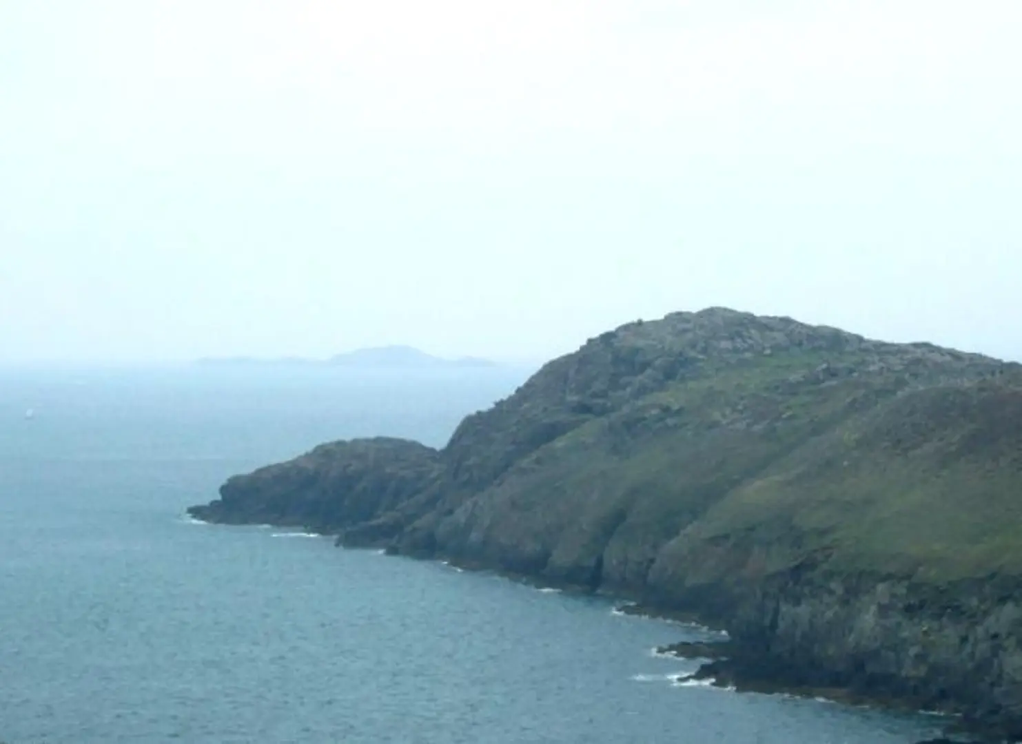 An image depicting the trail St David’s Head and its surrounding area.