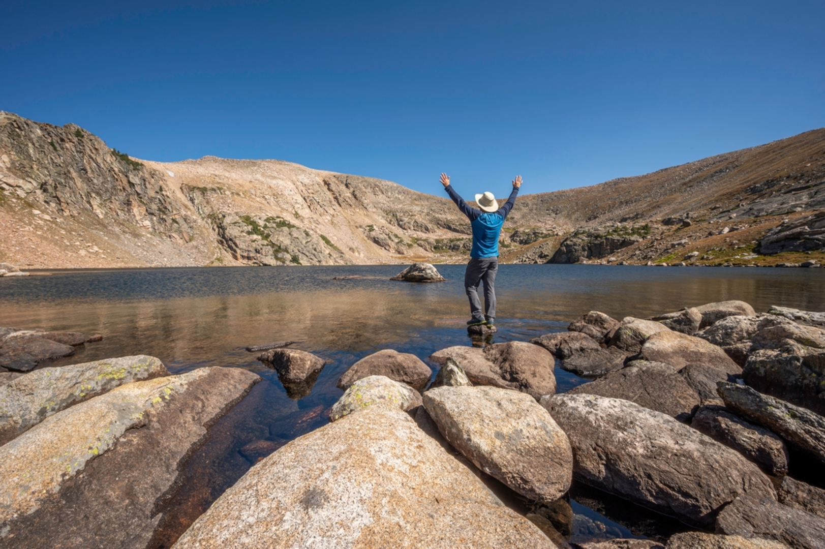 An image depicting the trail Ptarmigan Lake Trail and its surrounding area.