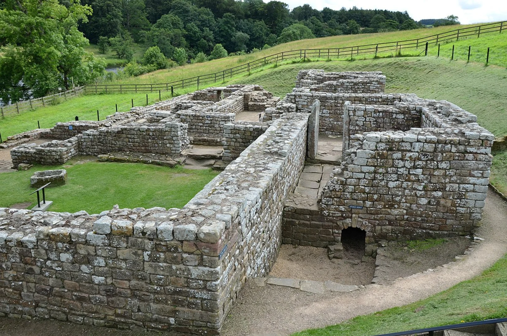 An image depicting the trail Quay Meadow and its surrounding area.