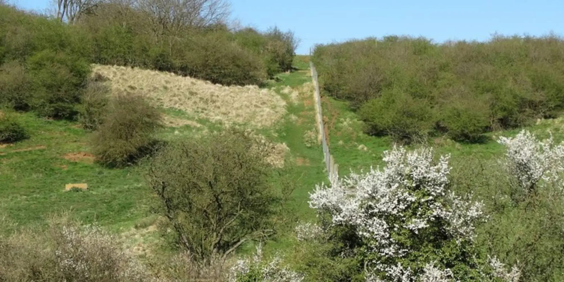 An image depicting the trail Claxby and Normanby le Wold from Walesby and its surrounding area.