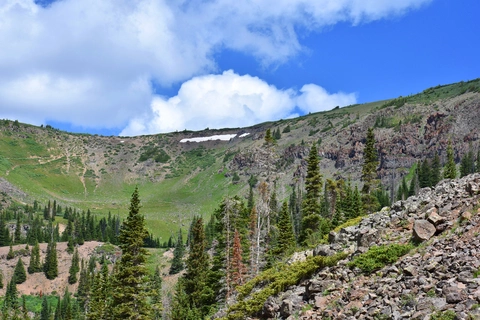An image depicting the trail Devils Causeway Loop Trail and its surrounding area.
