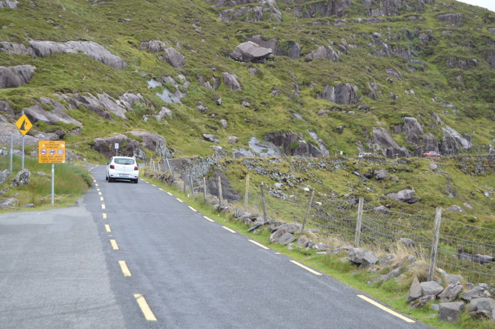 An image depicting the trail An Cnapán Mór Mountain Walk and its surrounding area.