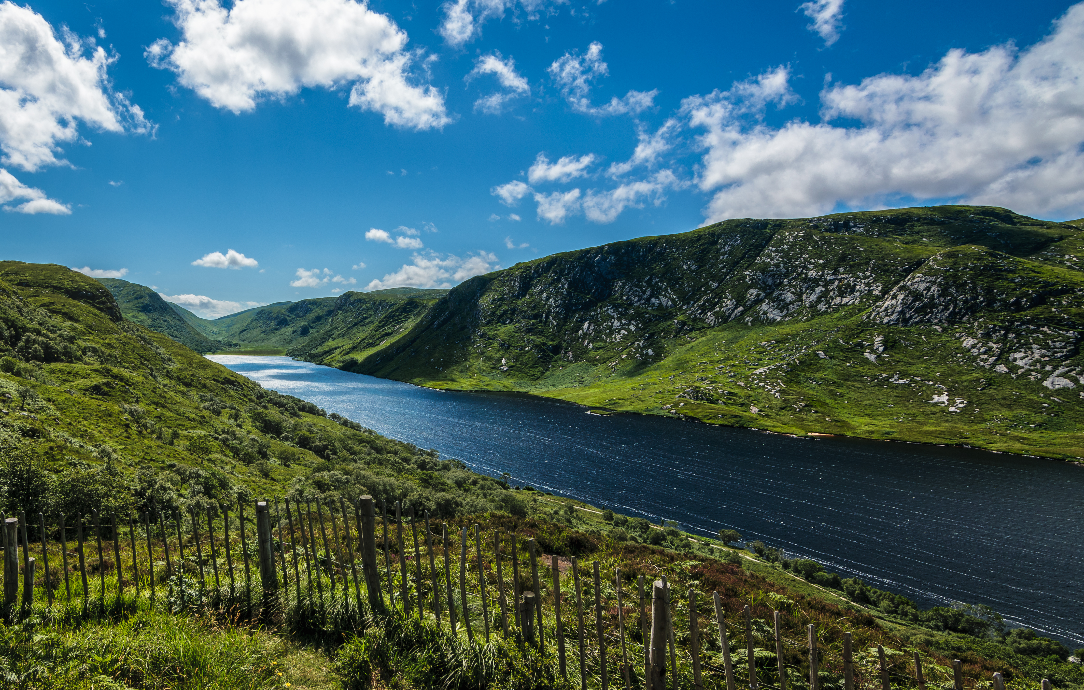 An image depicting the trail Glenveagh National Park and its surrounding area.
