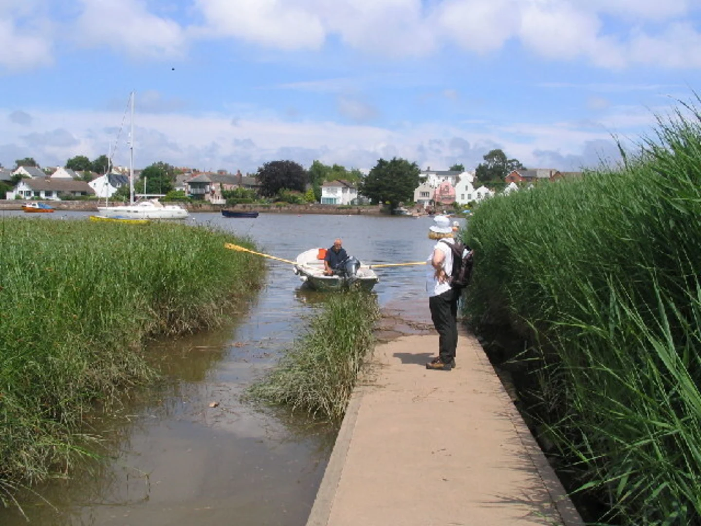 An image depicting the trail Exeter Canal Walk and its surrounding area.