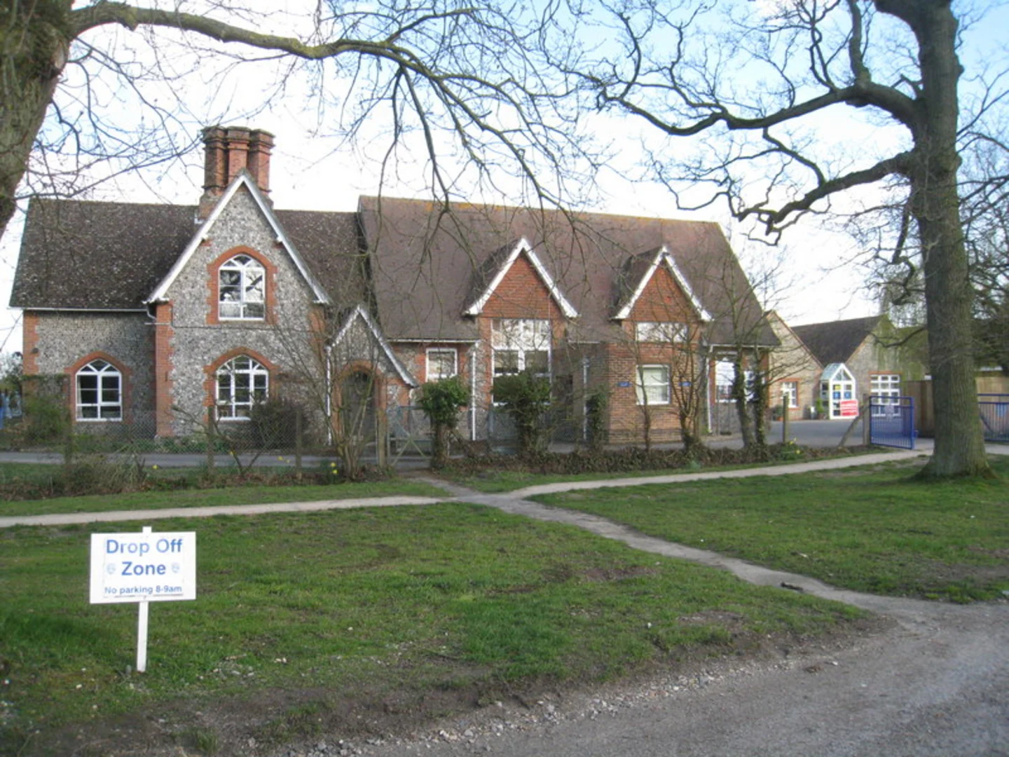 An image depicting the trail Pamber End Walk via Ramsdell Stone CIrcle and its surrounding area.
