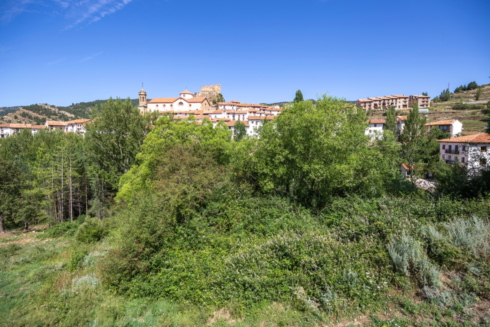 An image depicting the trail Gudar Mountains PR TE 29 and its surrounding area.