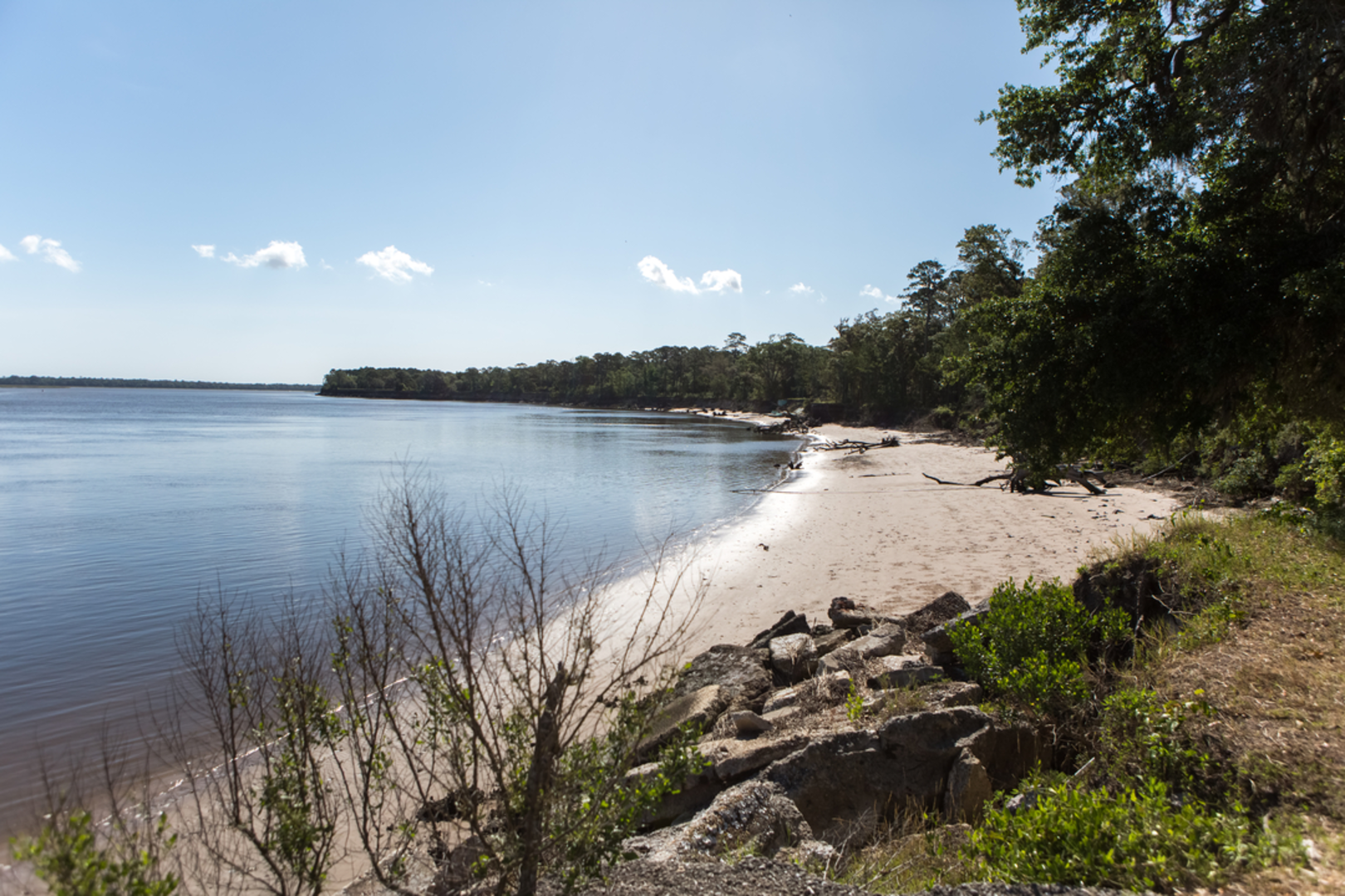 An image depicting the trail Crooked River State Park Walk and its surrounding area.
