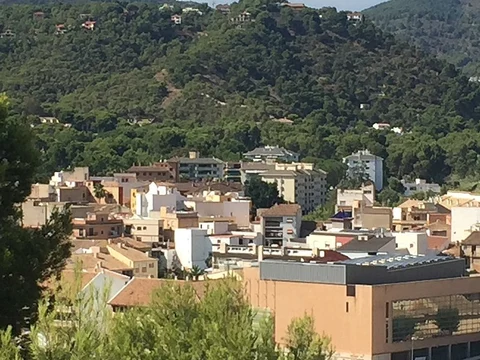 An image depicting the trail Salt Route PR CV 329 and its surrounding area.