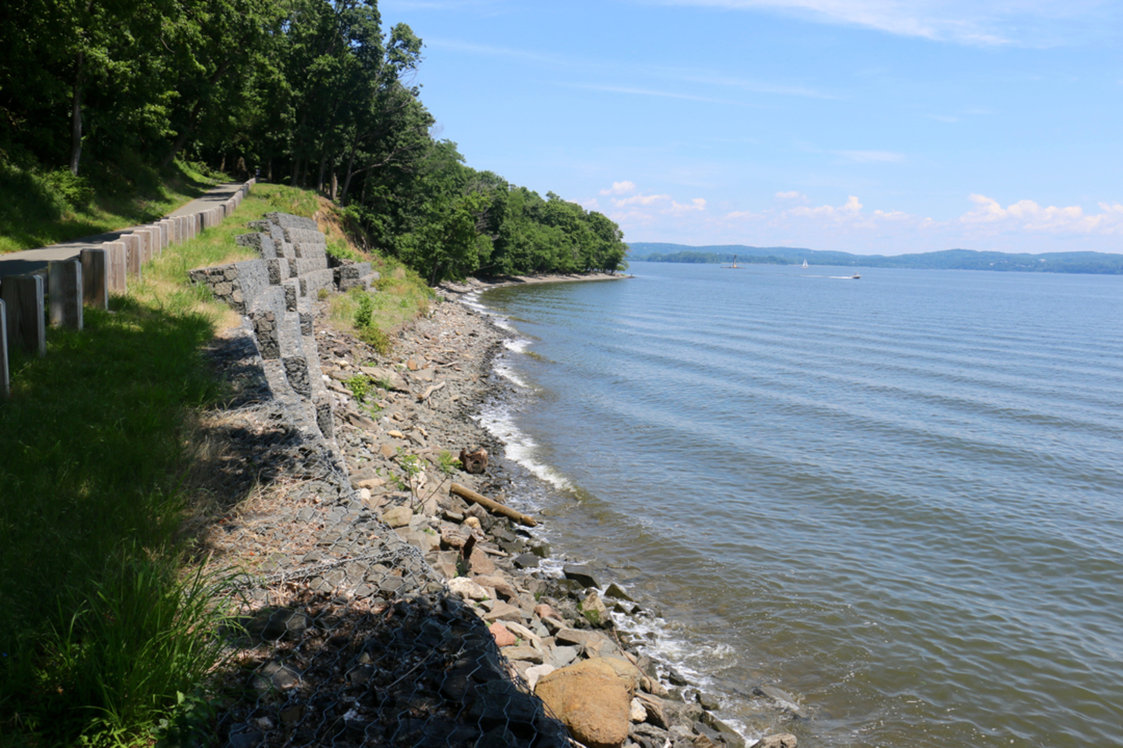 An image depicting the trail White Trail - Nyack Beach State Park and its surrounding area.
