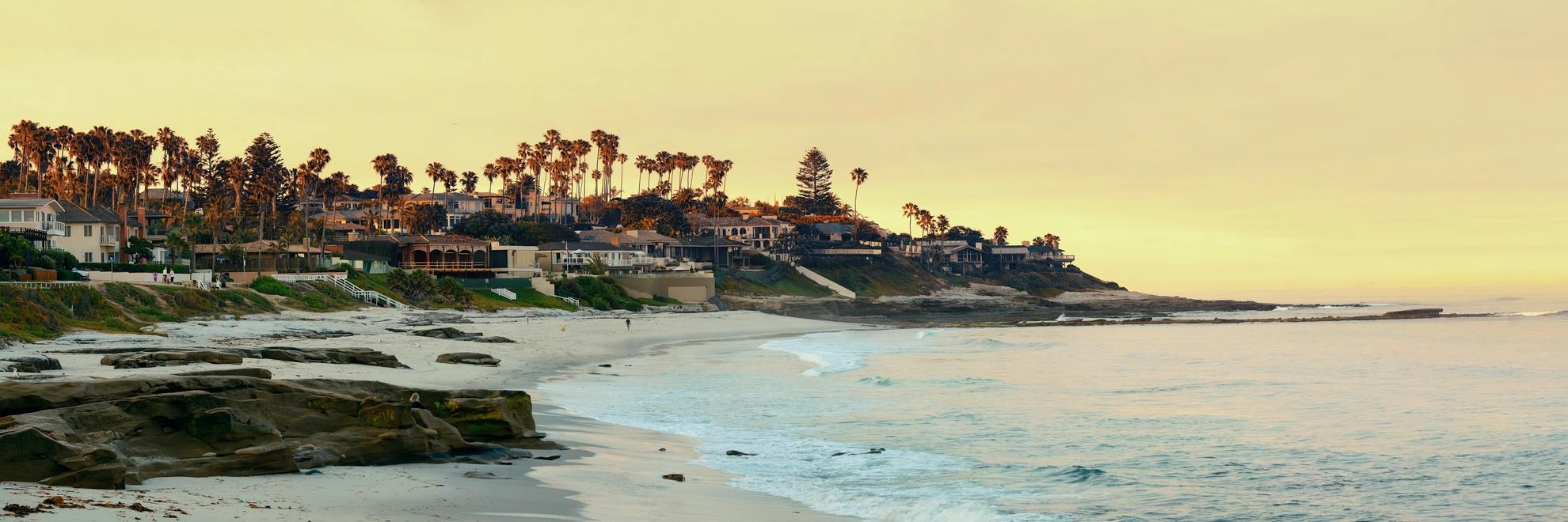 An image depicting the trail La Jolla Cove - Coast Walk and its surrounding area.