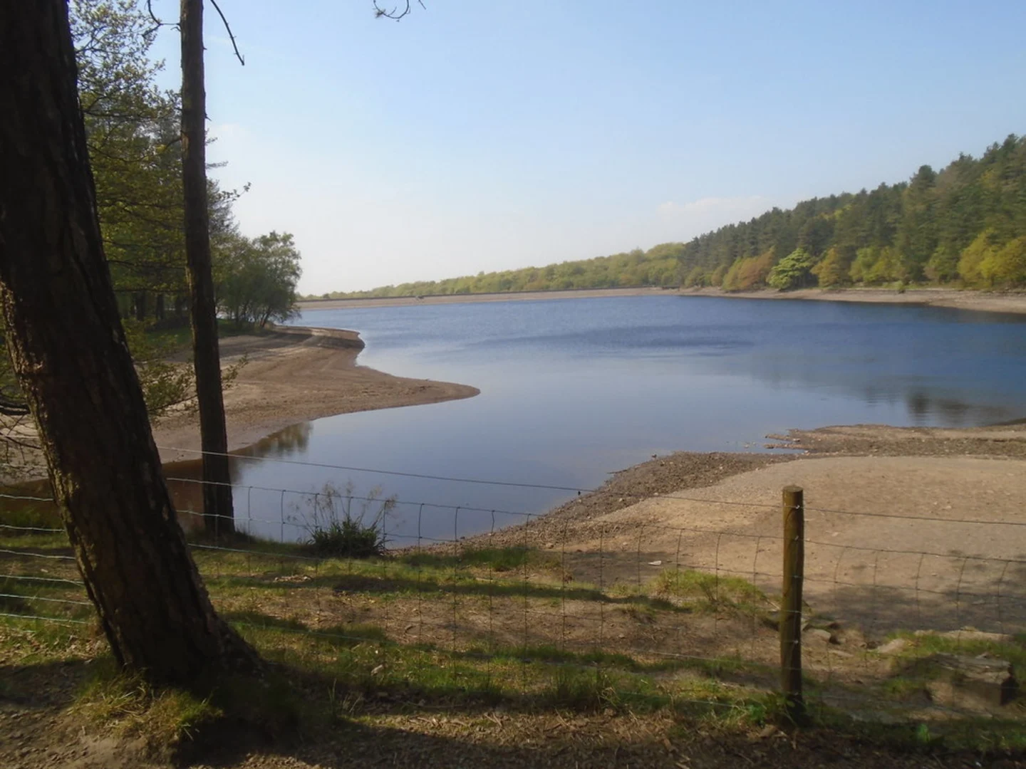 An image depicting the trail Close House Reservoir, Red Lee Wood and Roddlesworth Reservoir Loop and its surrounding area.