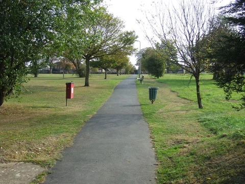 An image depicting the trail Caterham on the Hill, Chipstead and Coulsdon Loop and its surrounding area.