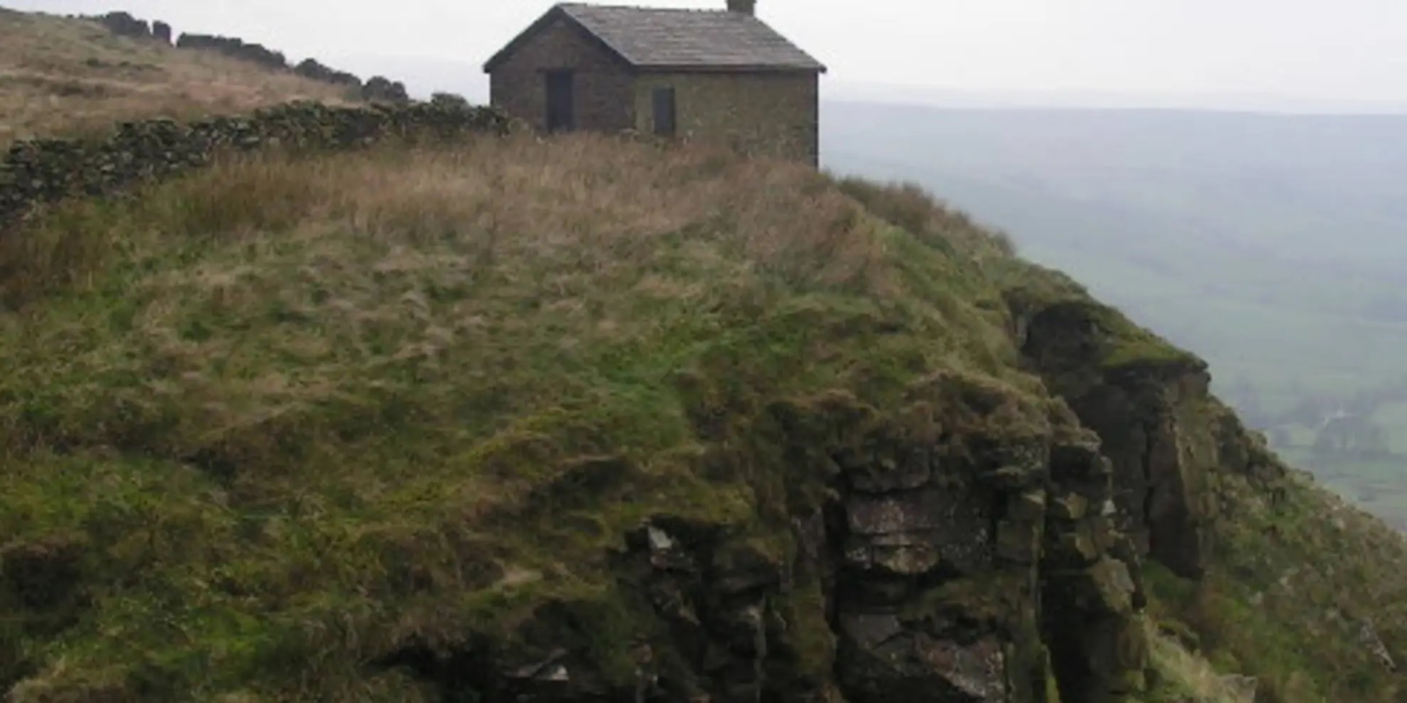 An image depicting the trail The Edges of Combs Moss near Chapel-en-le-Frith and its surrounding area.