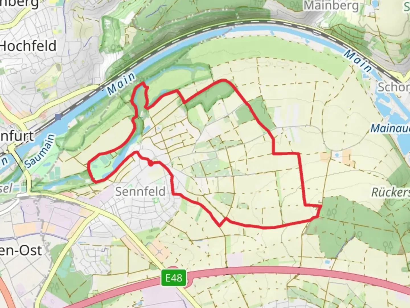 An image depicting the trail Sennfelder See and Altmain via Sennfelder Seenkranz and its surrounding area.