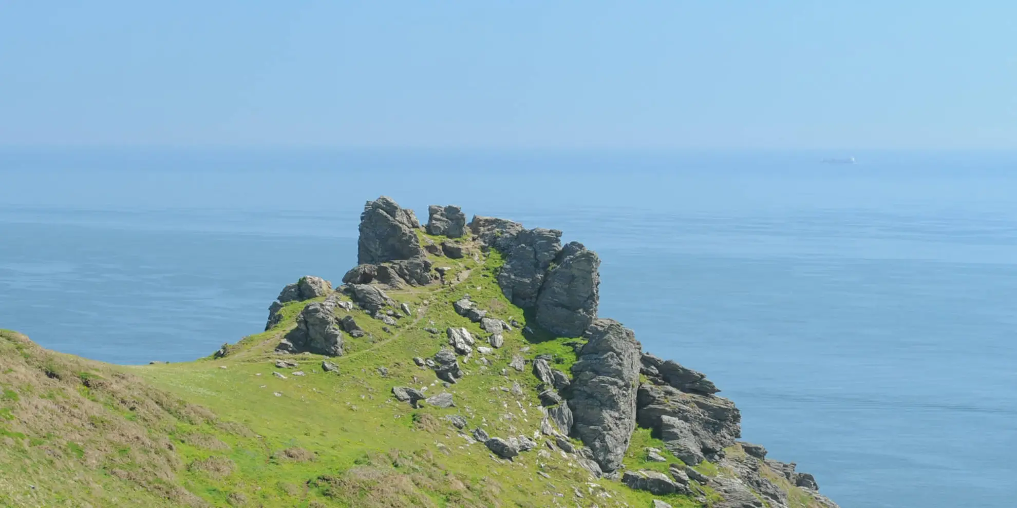 An image depicting the trail Bolt Head Walk and its surrounding area.