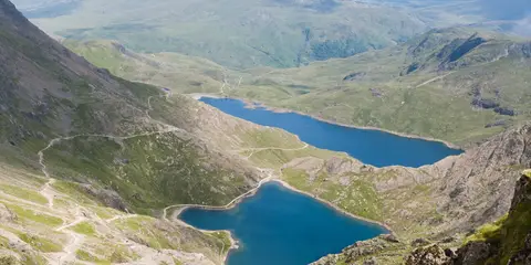 An image depicting the trail Welsh 1000m Peaks Marathon and its surrounding area.