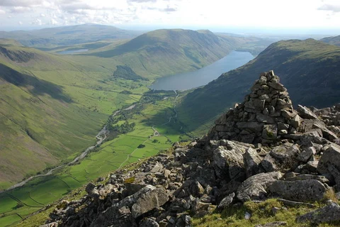 An image depicting the trail Kirk Fell and Great Gable Loop via Black Head Pass and its surrounding area.