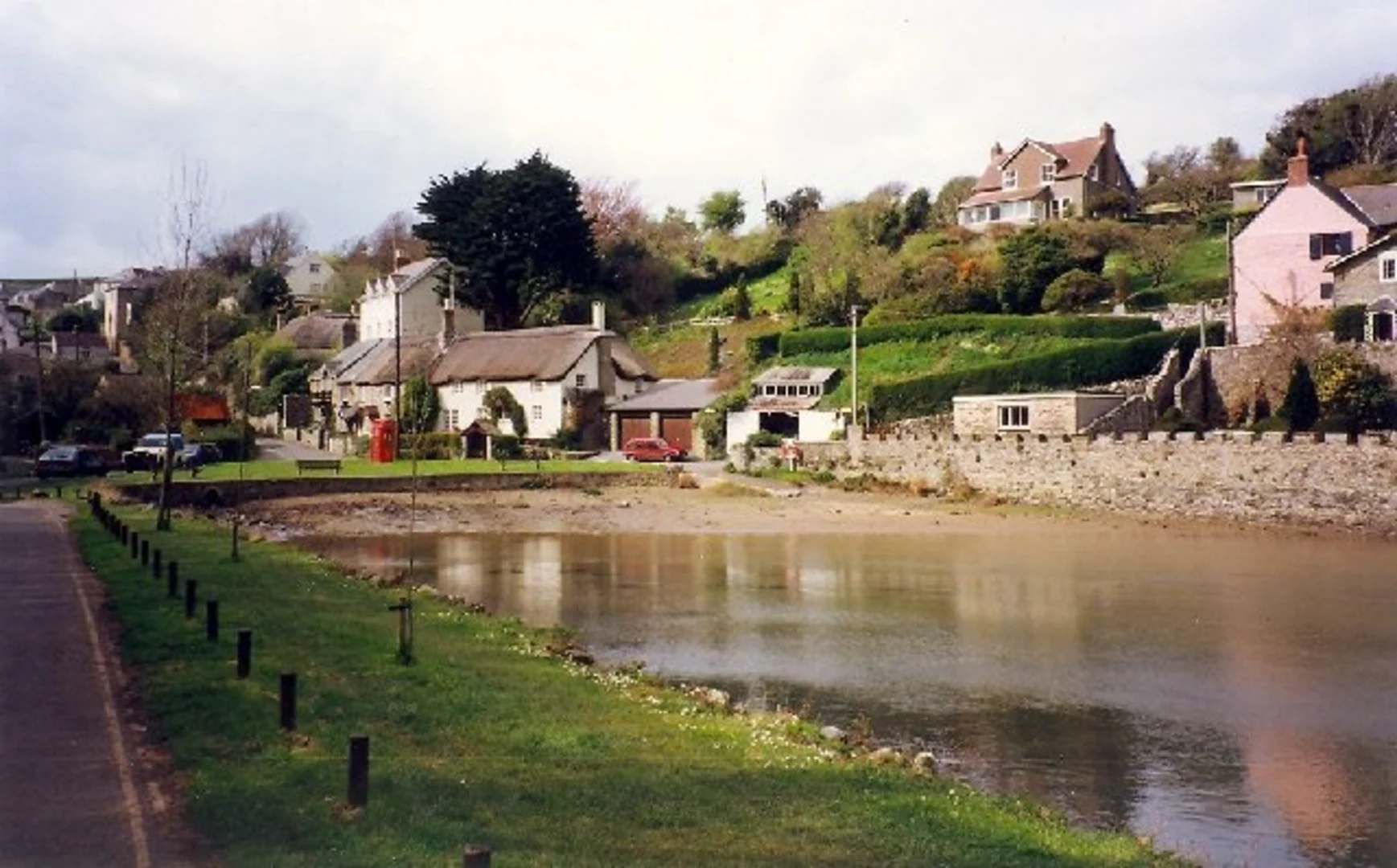 An image depicting the trail Low Batson Loop and its surrounding area.