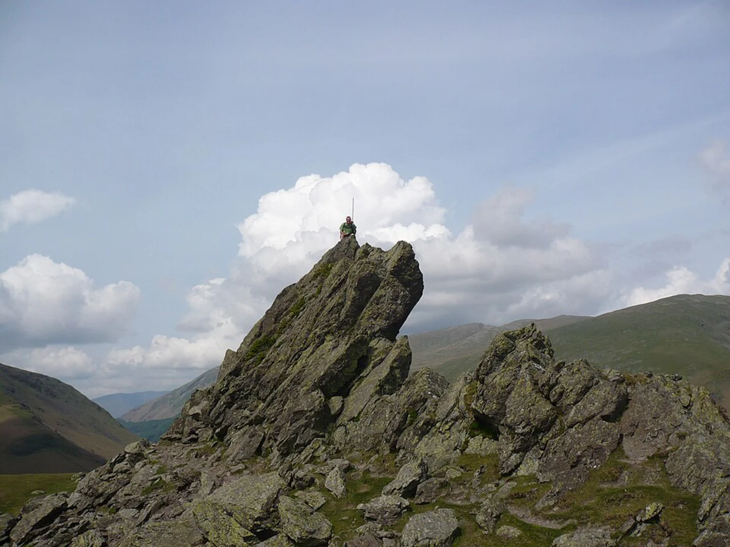 An image depicting the trail Steel Fell, Calf Crag, Gibson Knott and Helm Crag Loop - Grasmere and its surrounding area.