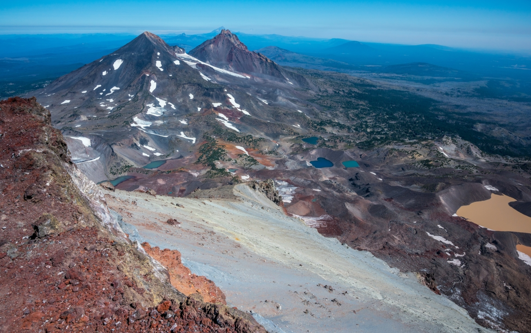 An image depicting the trail Obsidian Trail and its surrounding area.