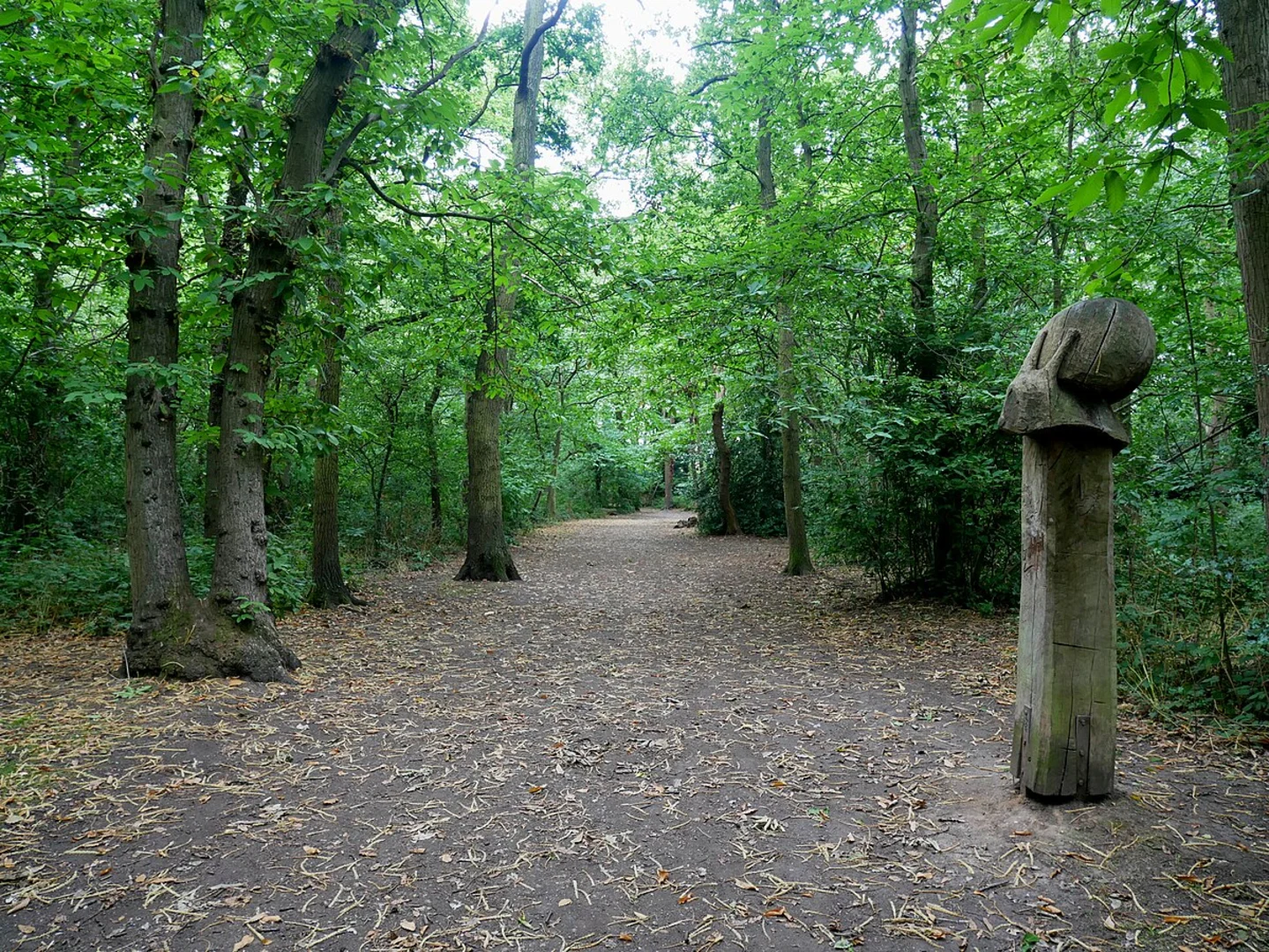 An image depicting the trail Danson Park Walk from Barnehurst and its surrounding area.