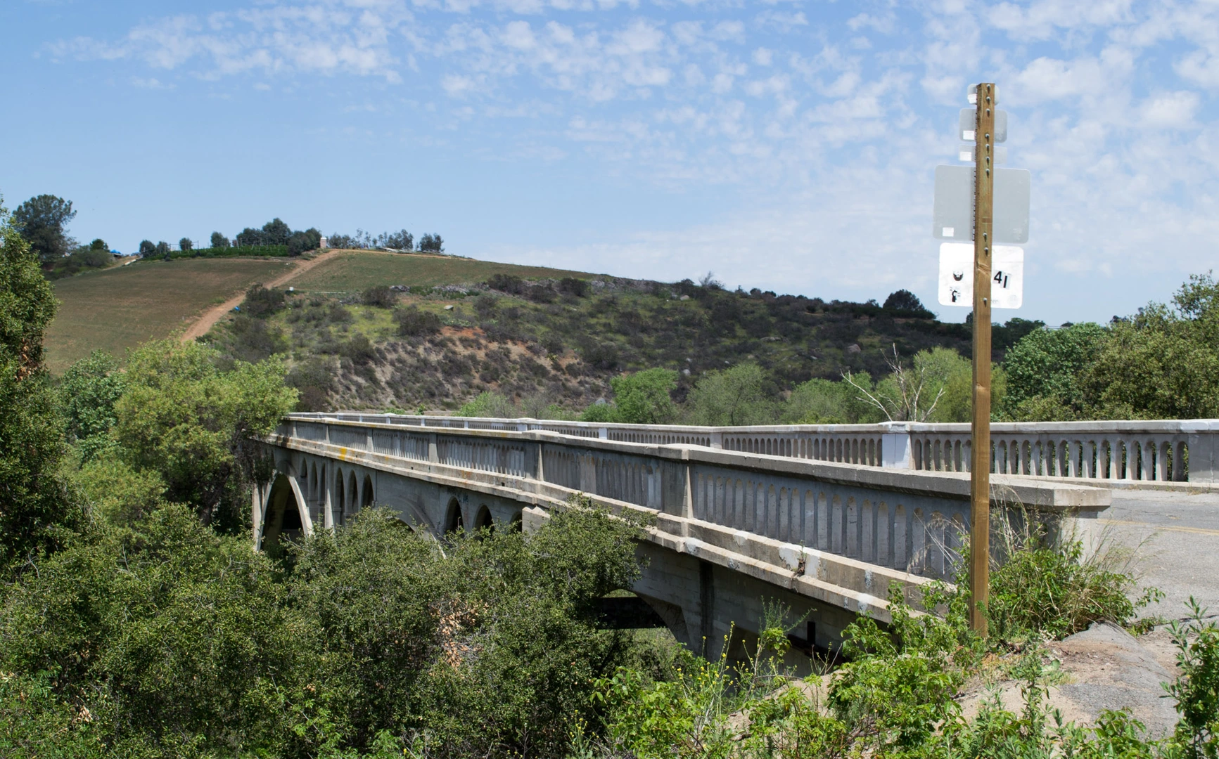 An image depicting the trail San Luis Rey Path from Ivey Ranch Park and its surrounding area.
