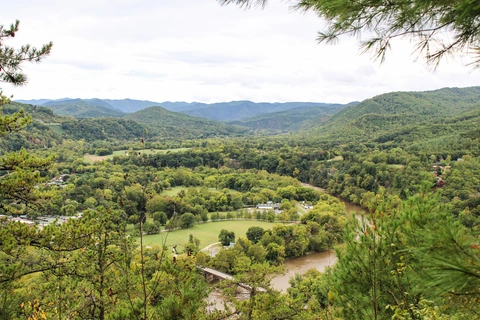 An image depicting the trail Lovers Leap Loop Trail and its surrounding area.