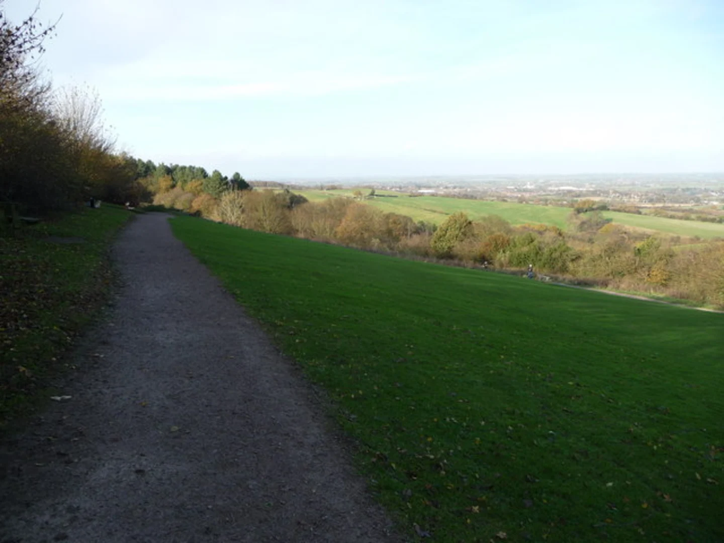 An image depicting the trail Hartshill Hayes Country Park Loop and its surrounding area.