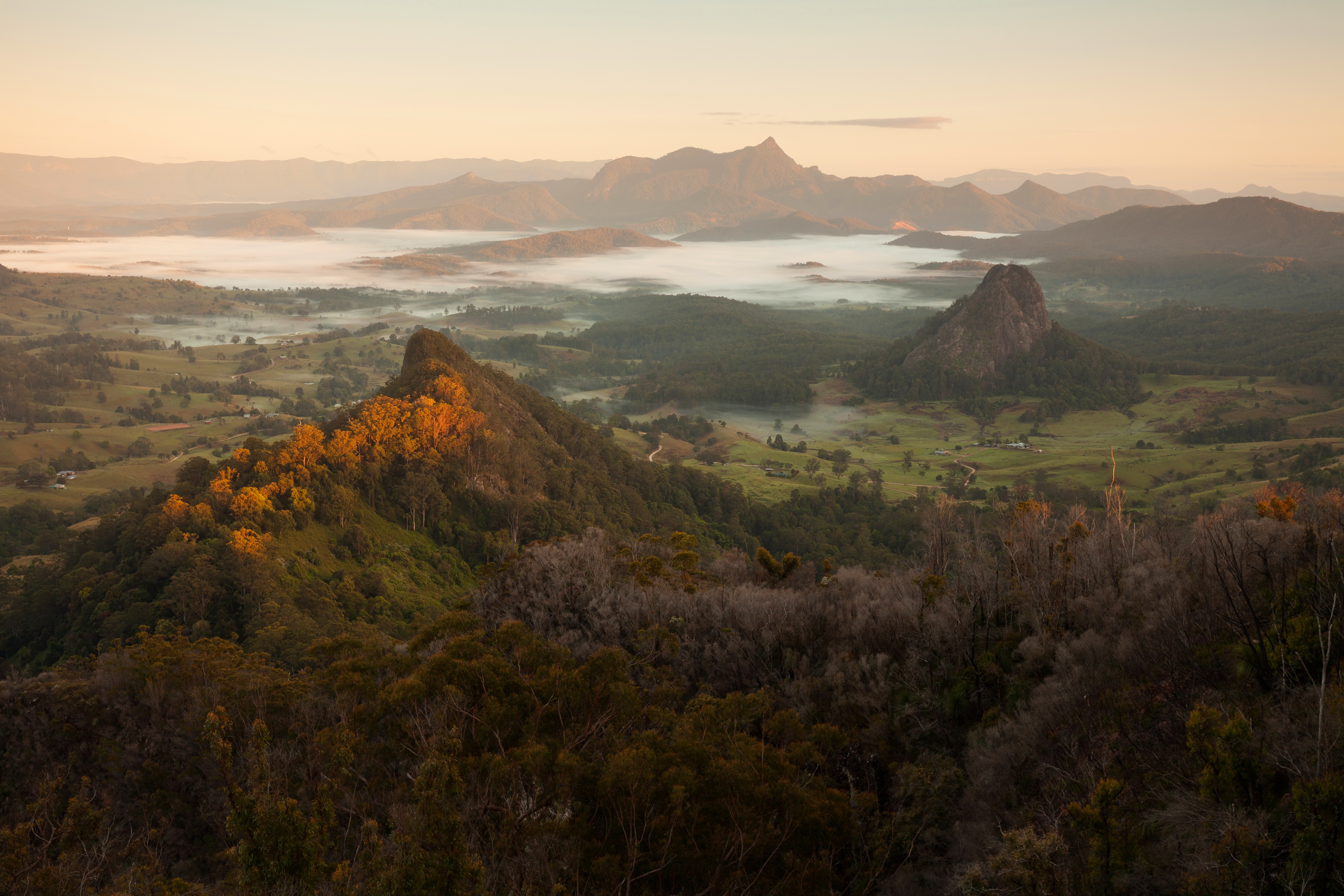 An image depicting the trail Mount Jerusalem National Park and its surrounding area.