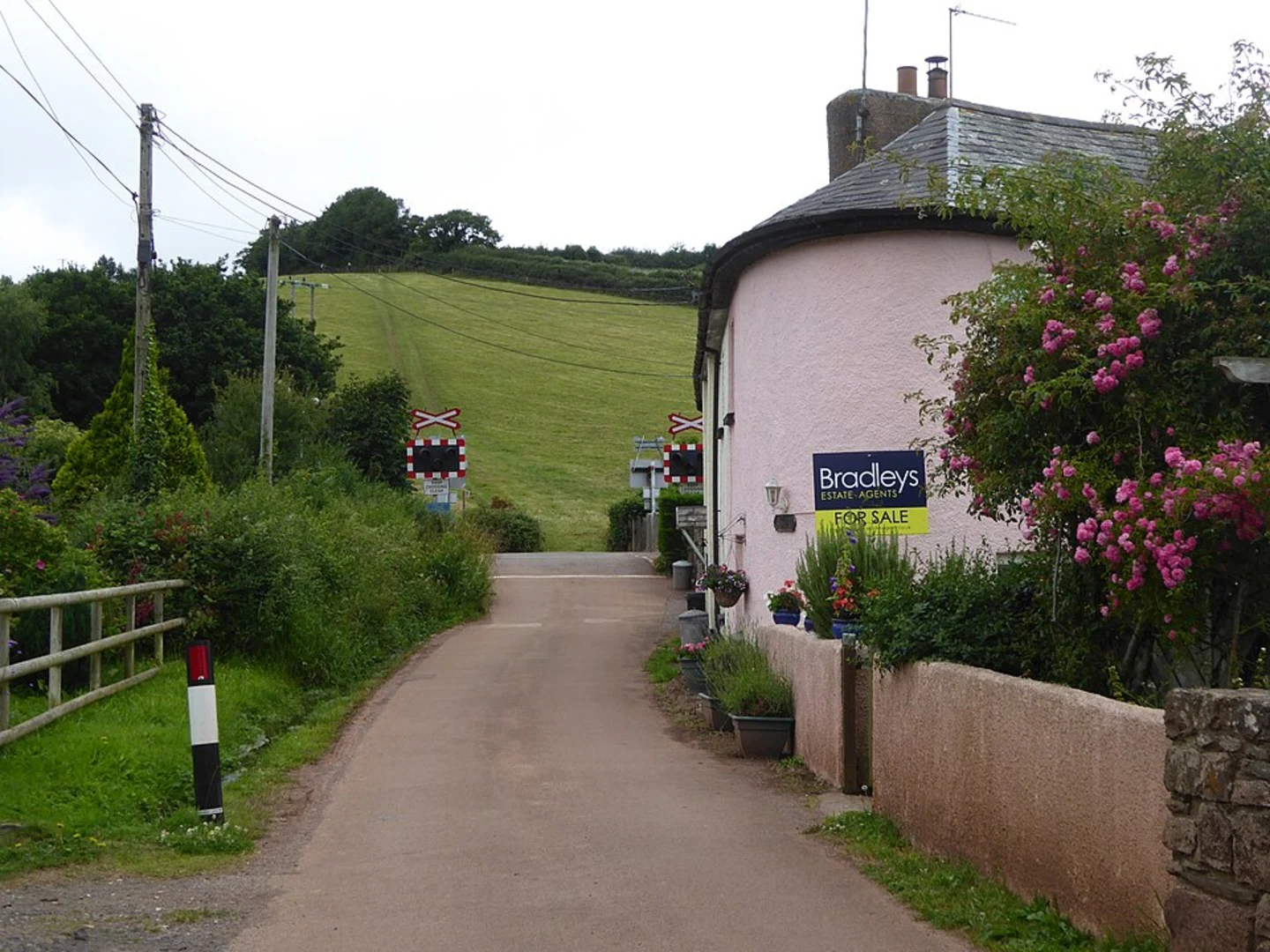 An image depicting the trail Devonshire Heartland Way and Redvers Ramble Loop and its surrounding area.